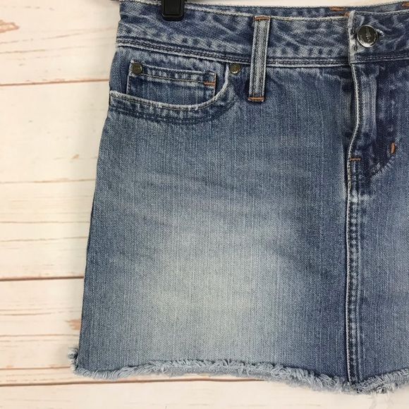 Fossil Bella Distressed Denim Mini Skirt Sz 6 - Picture 4 of 8